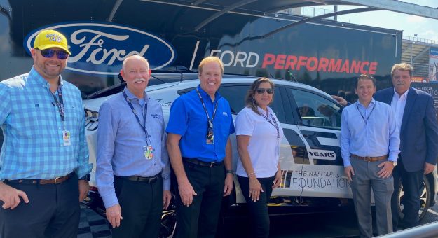 Chip Wile, Stu Grant, Rusty Wallace, Kim Cape, Frank Kelleher & Mike Helton